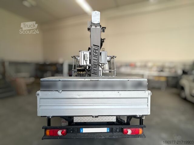 Lastbilsmonterad arbetsplattform Nissan Cabstar