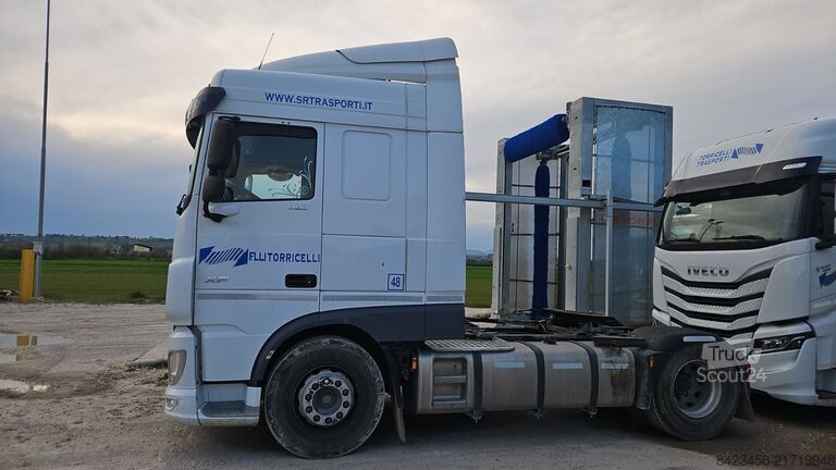 Tractor estándar DAF XF 480