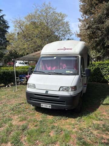 Autorulotă semi-integrată Wingamm Oasi 620