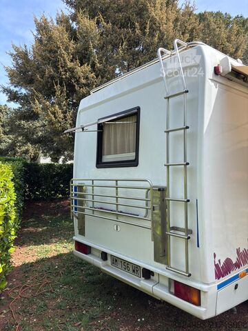 Autorulotă semi-integrată Wingamm Oasi 620