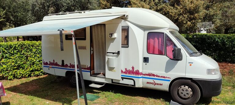 Autorulotă semi-integrată Wingamm Oasi 620