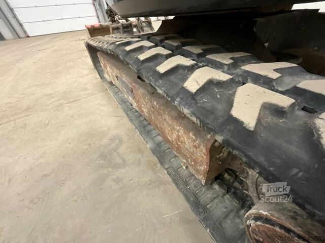 Mini-pelle Bobcat E 26