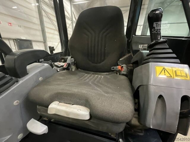 Mini excavator Kubota U 27-4