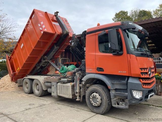 Camion benne à bras amovible MERCEDES-BENZ Arocs 2643 L 6x4 Abrollkipper mit Kran Funk+Grei