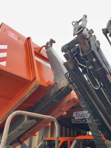 Jeřáb na nákladním automobilu MERCEDES-BENZ Arocs 2643 L 6x4 Abrollkipper mit Kran Funk+Grei