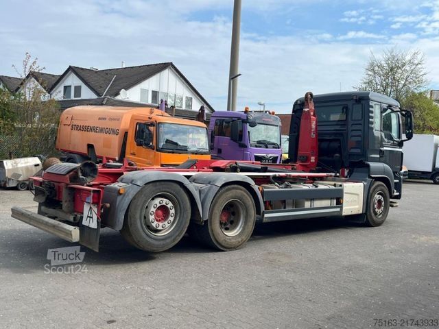 Ruloninė konteinerinė savivartis MAN TG-S 26.440 6x2-2 BL Abrollkipper Schub/Knickarm