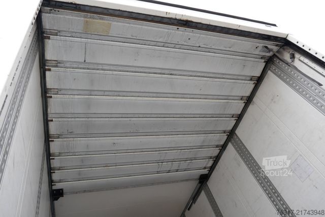 Dobozos félpótkocsi SCHMITZ CARGOBULL SKO 24 / DOPPELSTOCK / ROLLTOR nur 155000 km