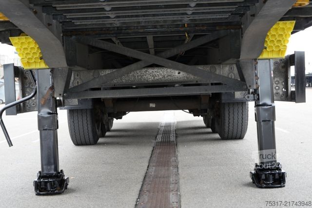 Dobozos félpótkocsi SCHMITZ CARGOBULL SKO 24 / DOPPELSTOCK / ROLLTOR nur 155000 km