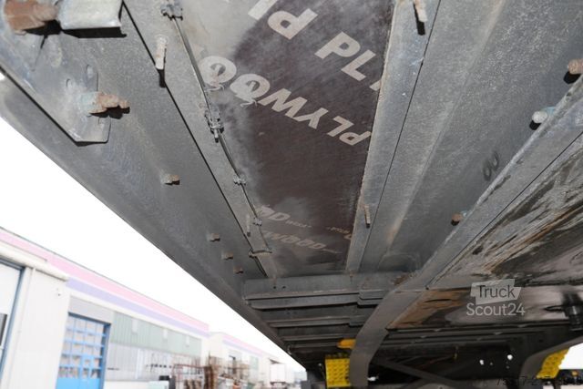 Dobozos félpótkocsi SCHMITZ CARGOBULL SKO 24 / DOPPELSTOCK / ROLLTOR nur 155000 km