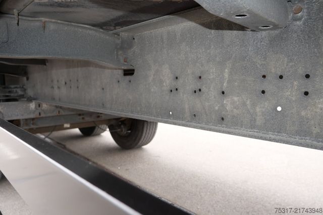 Dobozos félpótkocsi SCHMITZ CARGOBULL SKO 24 / DOPPELSTOCK / ROLLTOR nur 155000 km