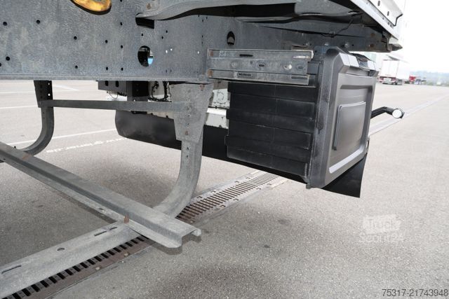 Dobozos félpótkocsi SCHMITZ CARGOBULL SKO 24 / DOPPELSTOCK / ROLLTOR nur 155000 km