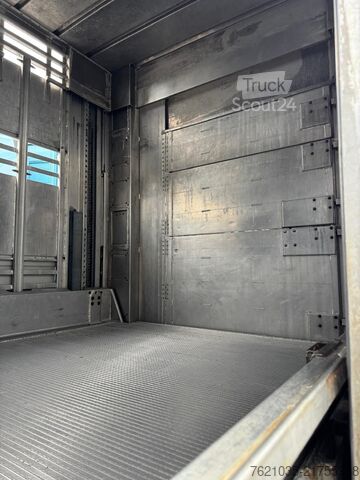 ημιρυμουλκούμενο μεταφοράς ζώων Pezzaioli SBA31