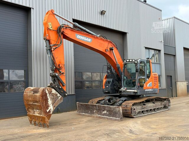 гусеничний екскаватор Doosan DX235LCR