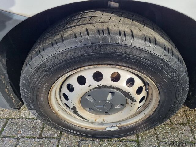 Skåpbil Mercedes-Benz Vito 114 CDI L2 Euro 6 RWD 2.2 CDI