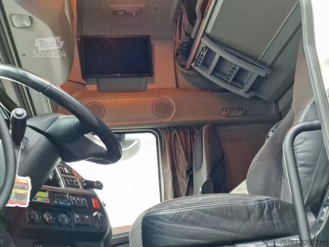 Preprava dobytka DAF XF 440 SuperSpaceCab 6x2*4 - 2 deck Closed Live...