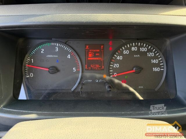 Kofer nissan NT500 bakwagen - zilvergrijs - airco - euro 6 -