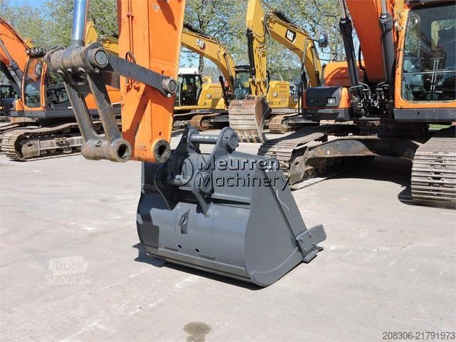 Excavatrice à chaînes DOOSAN DX225LC