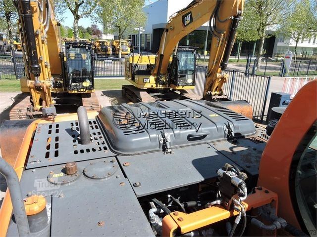 Excavatrice à chaînes DOOSAN DX225LC