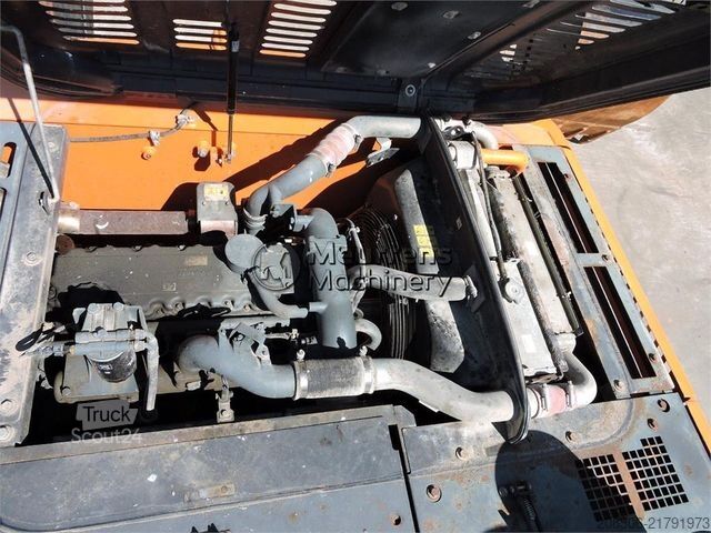 Excavatrice à chaînes DOOSAN DX225LC