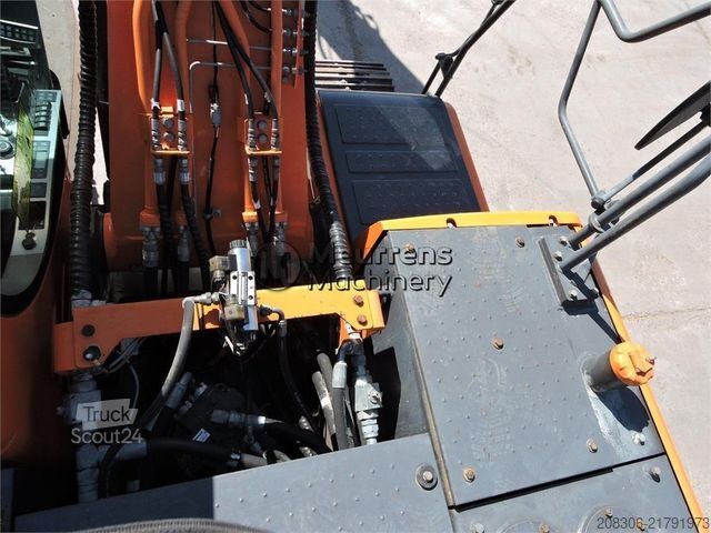 Excavatrice à chaînes DOOSAN DX225LC