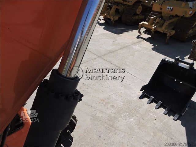 Excavatrice à chaînes DOOSAN DX225LC
