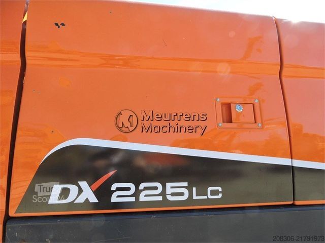 Excavatrice à chaînes DOOSAN DX225LC