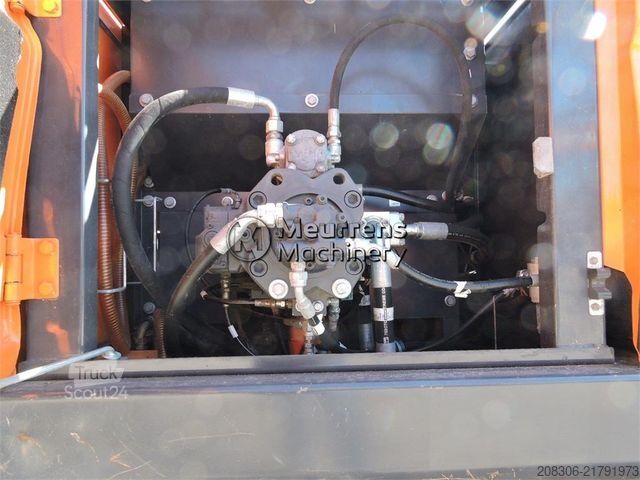 Excavatrice à chaînes DOOSAN DX225LC