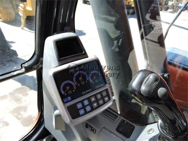 Гусеничний екскаватор DOOSAN DX225LC