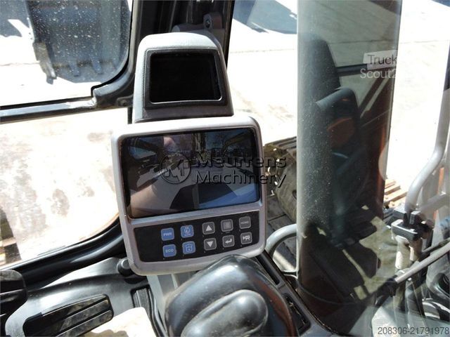 Гусеничний екскаватор DOOSAN DX225LC
