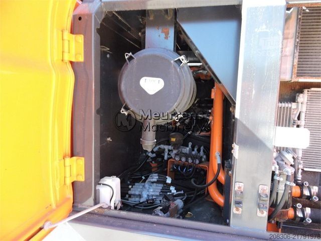 Гусеничний екскаватор DOOSAN DX225LC