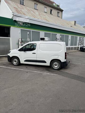 Dobozos kisteherautó Citroen Berlingo