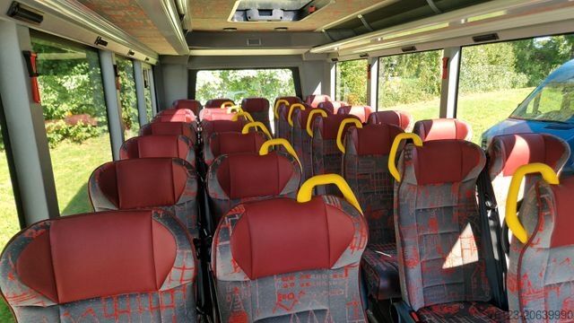 Minibus MERCEDES-BENZ 30 Sitzer Schul- Transferbus 519 Lagerfahrzeug