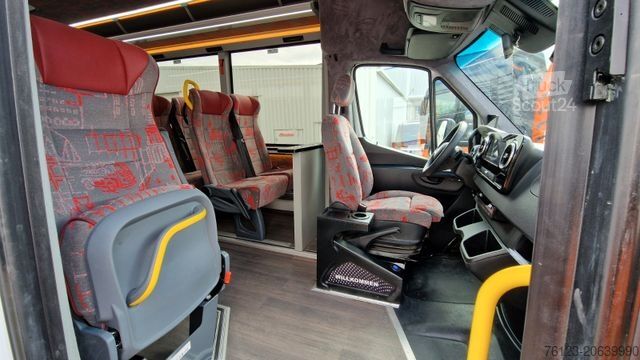 Minibus MERCEDES-BENZ 30 Sitzer Schul- Transferbus 519 Lagerfahrzeug