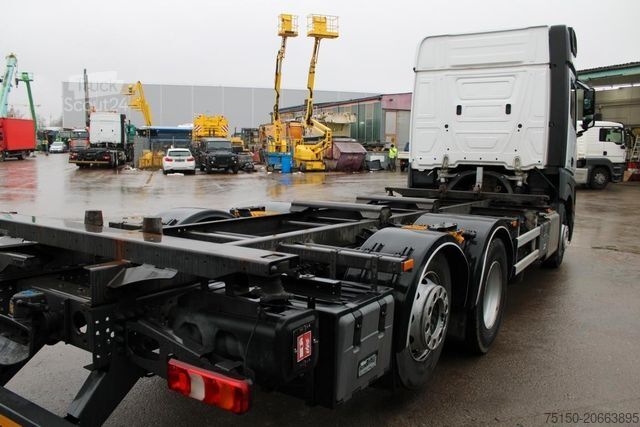 Автомобиль с заменяемым кузовом MERCEDES-BENZ 2540 6x2 (kein 2542 2545) Fahrschule Nr.: 250