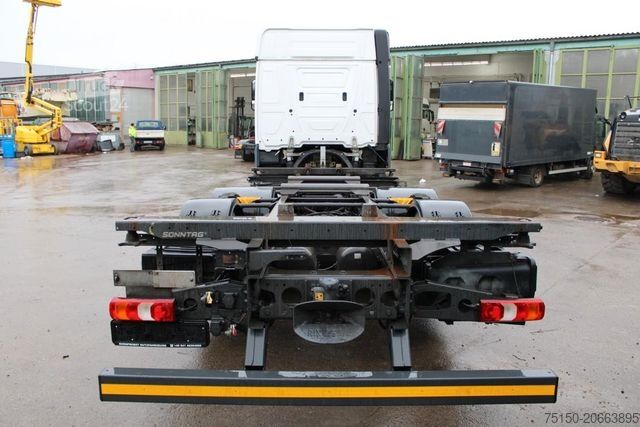 Автомобиль с заменяемым кузовом MERCEDES-BENZ 2540 6x2 (kein 2542 2545) Fahrschule Nr.: 250