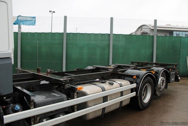 Автомобиль с заменяемым кузовом MERCEDES-BENZ 2540 6x2 (kein 2542 2545) Fahrschule Nr.: 250