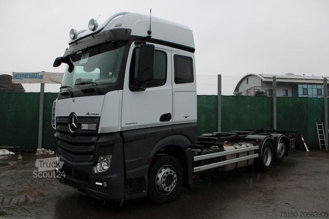 Автомобиль с заменяемым кузовом MERCEDES-BENZ 2540 6x2 (kein 2542 2545) Fahrschule Nr.: 244