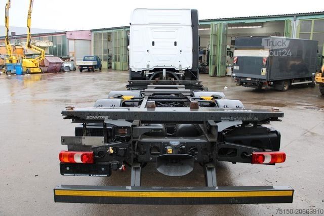 Автомобиль с заменяемым кузовом MERCEDES-BENZ 2540 6x2 (kein 2542 2545) Fahrschule Nr.: 280