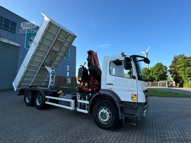 Grue montée sur camion MERCEDES-BENZ Axor 2633 Kipper mit Kran Fassi F135