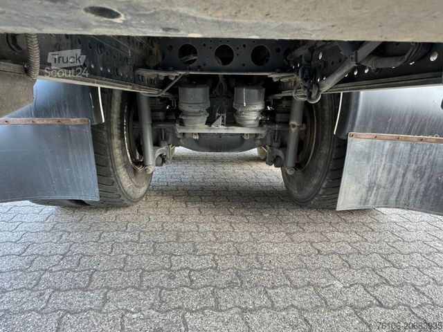 Kravas automašīnai uzstādīts celtnis MERCEDES-BENZ Axor 2633 Kipper mit Kran Fassi F135