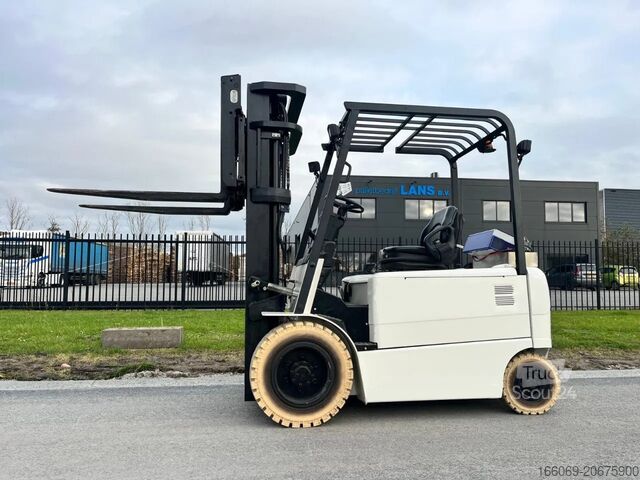 Šakinis krautuvas Caterpillar EP30K-PAC