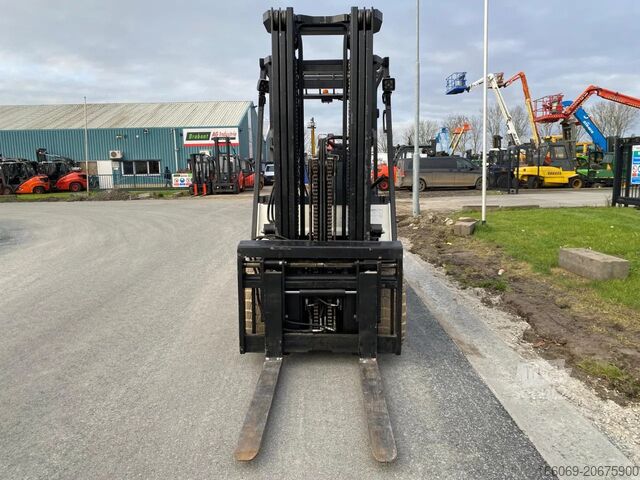 Šakinis krautuvas Caterpillar EP30K-PAC