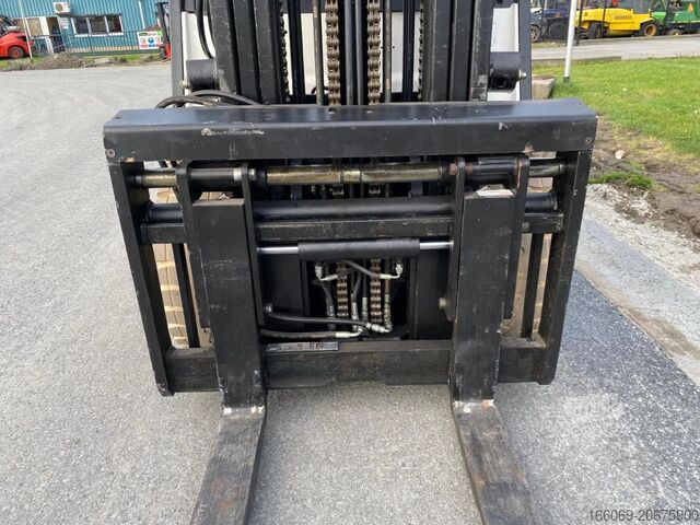 Šakinis krautuvas Caterpillar EP30K-PAC