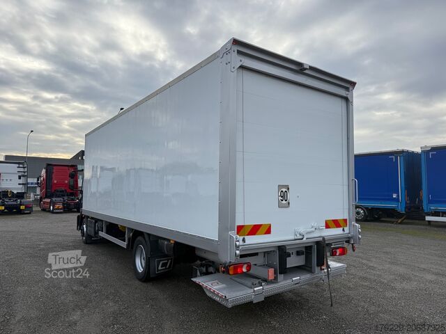 Uzavretý furgon s hydraulickým čelom IVECO EUROCARGO 120-220