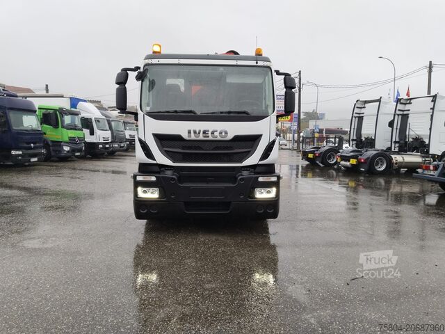 شاحنة رافعة Iveco AD260SY/PT