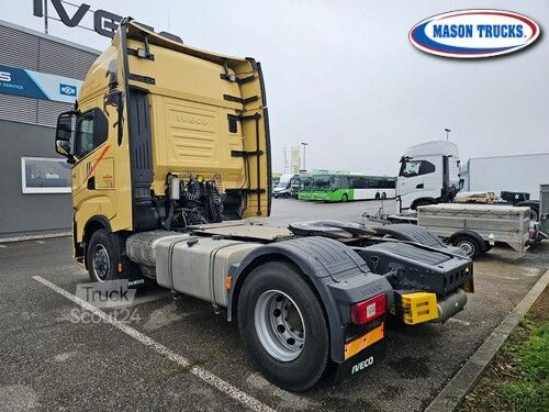 τυπικός οδικός ελκυστήρας Iveco X-Way 510 Hi-Traction 4x4