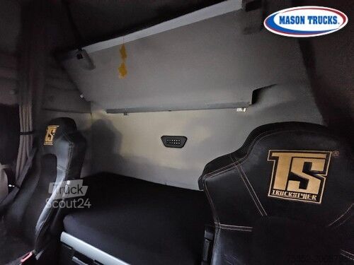 τυπικός οδικός ελκυστήρας Iveco X-Way 510 Hi-Traction 4x4