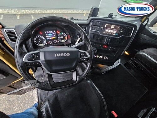 τυπικός οδικός ελκυστήρας Iveco X-Way 510 Hi-Traction 4x4