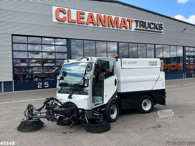 Balayeuse Bucher Citycat 2020 with 3-rd brush