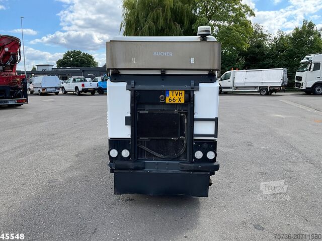 Balayeuse Bucher Citycat 2020 with 3-rd brush